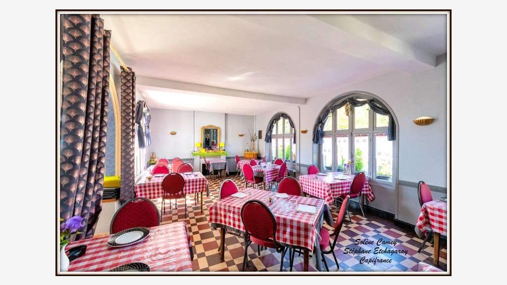 A vendre bar restaurant hôtel de 508m² à Ranes