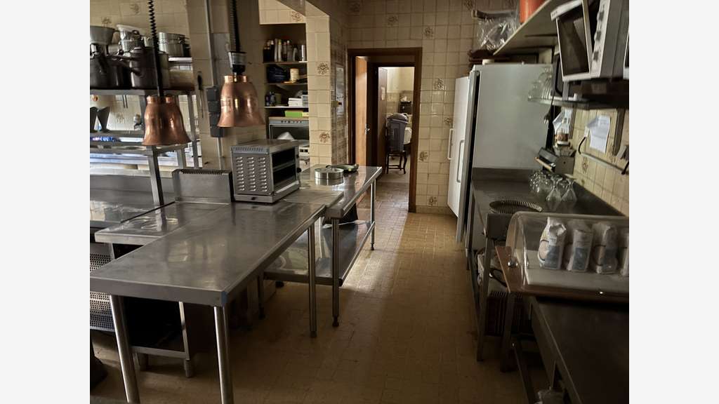 Vend mur et fonds hôtel restaurant **  en Ardèche