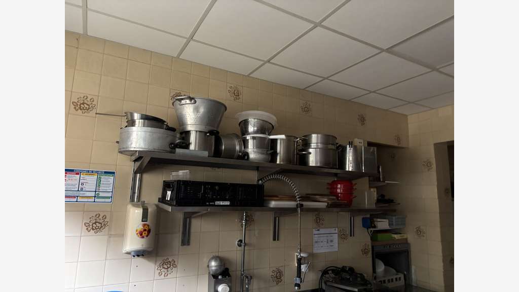 Vend mur et fonds hôtel restaurant **  en Ardèche