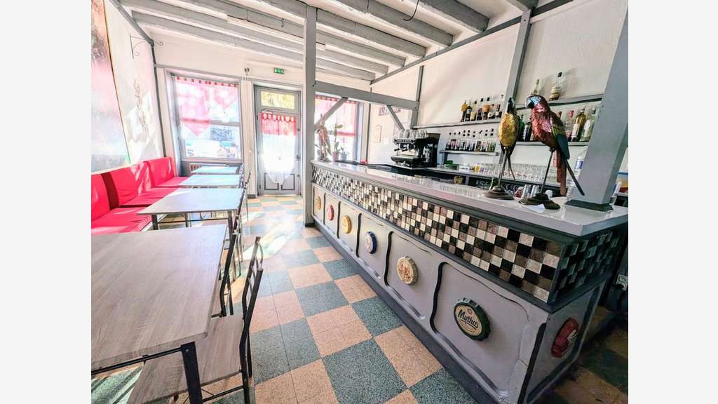A vendre hôtel restaurant à Saint Germain Laval