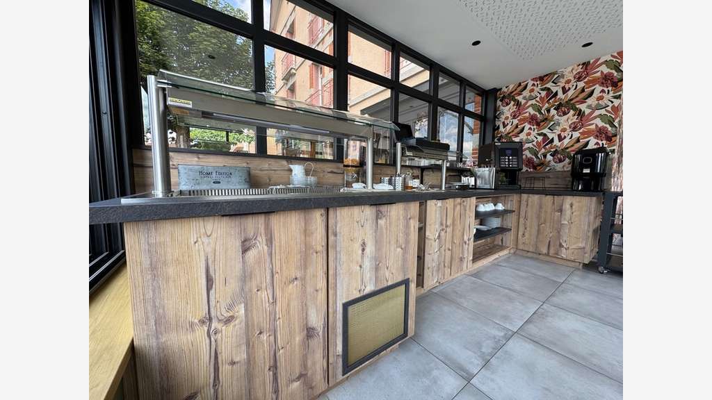Vente fonds + murs hôtel restaurant proche Roanne