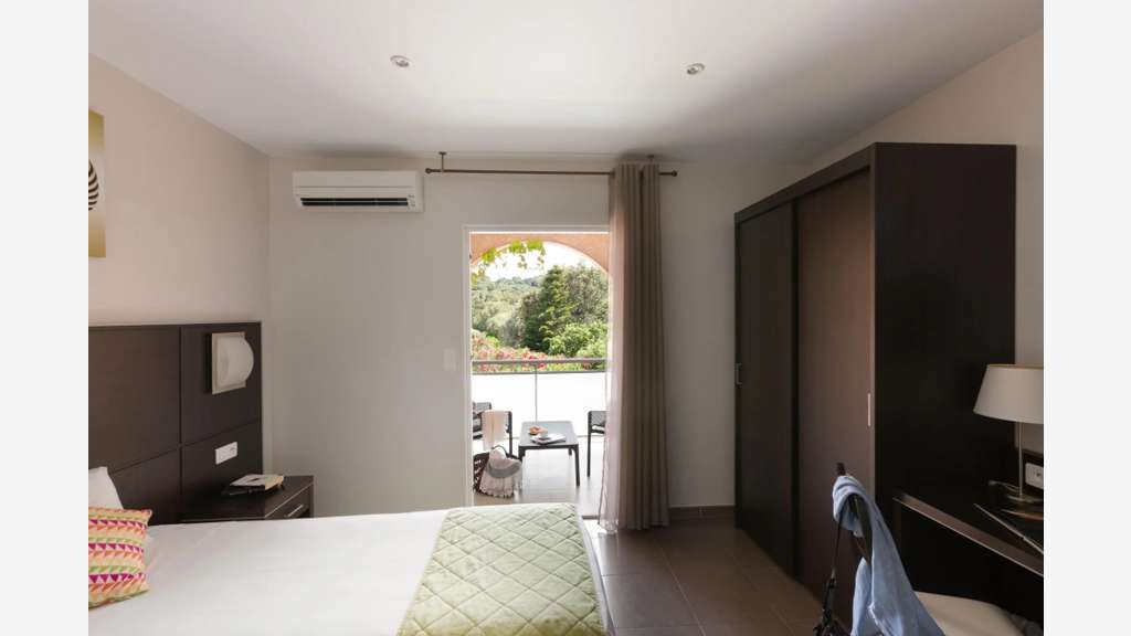 HOTEL 4* CAP CORSE MURS ET FONDS