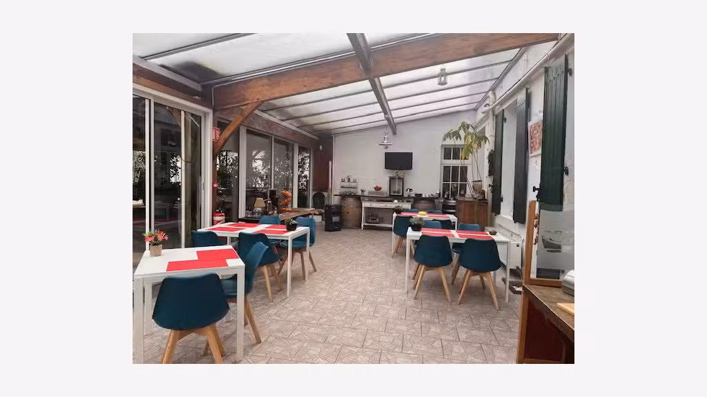 Vente magnifique hôtel restaurant à St Aigulin