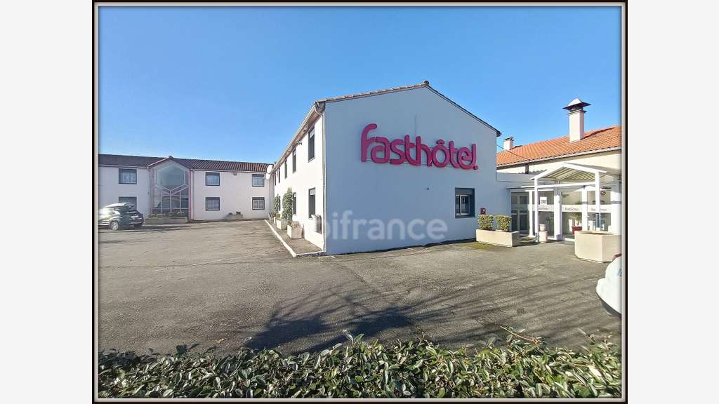 vendre SEMEAC Hôtel - Bureau