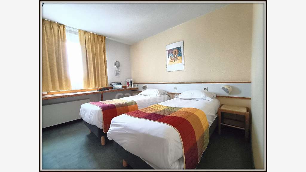 vendre SEMEAC Hôtel - Bureau