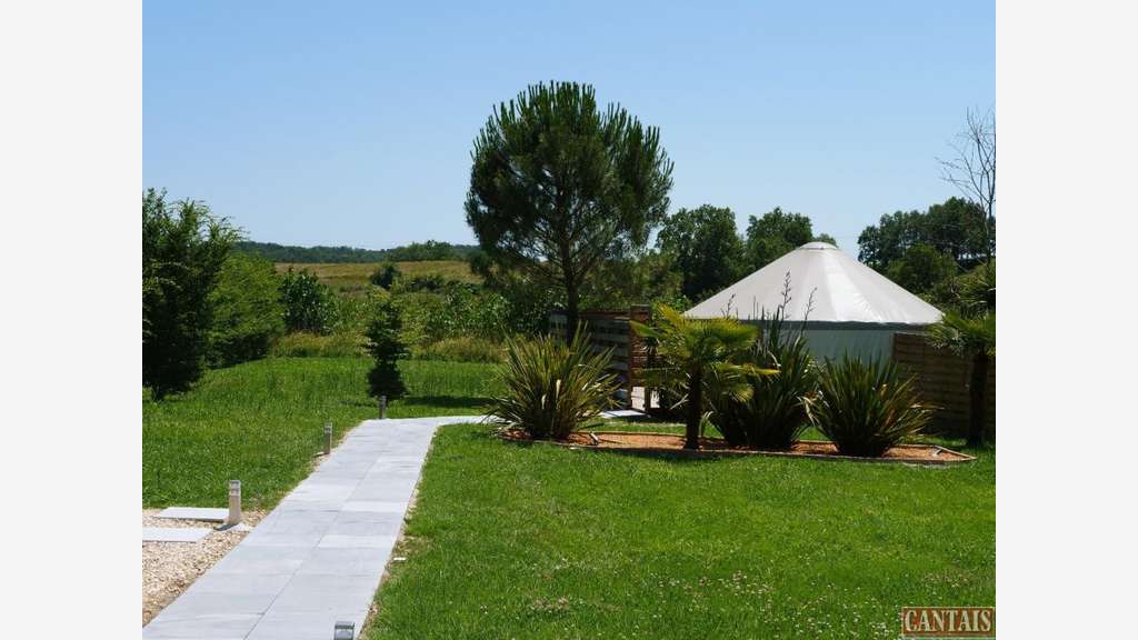 A vendre 2 cabanes haut de gamme en vignoble 33