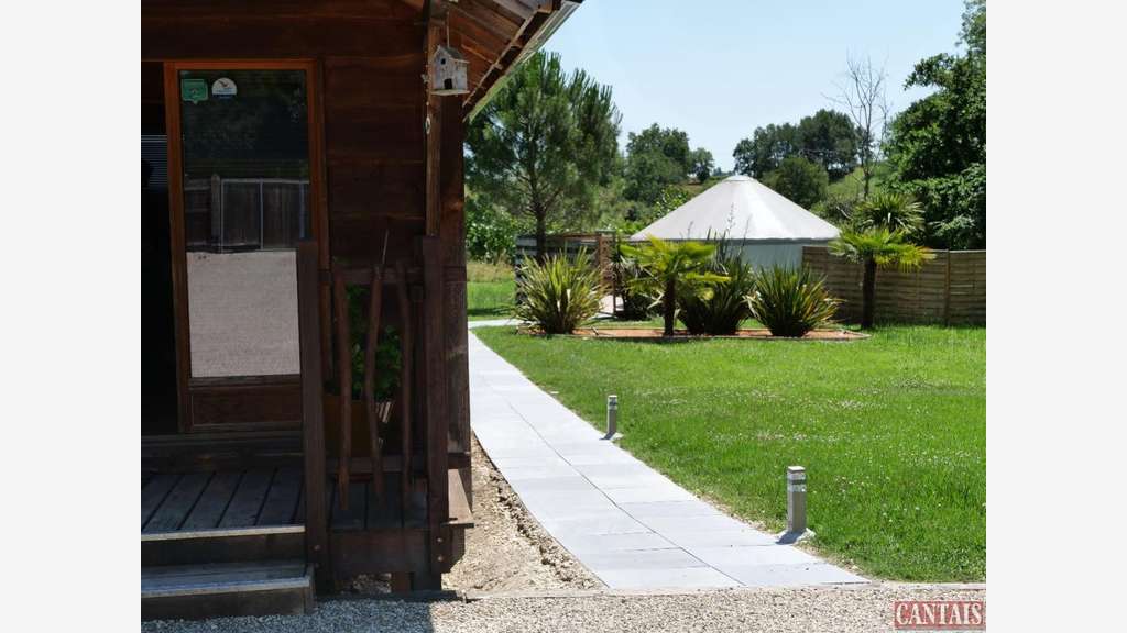 A vendre 2 cabanes haut de gamme en vignoble 33