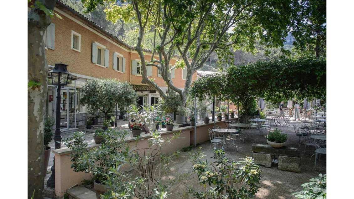 Vente hôtel restaurant 3 *** à Vaison la Romaine