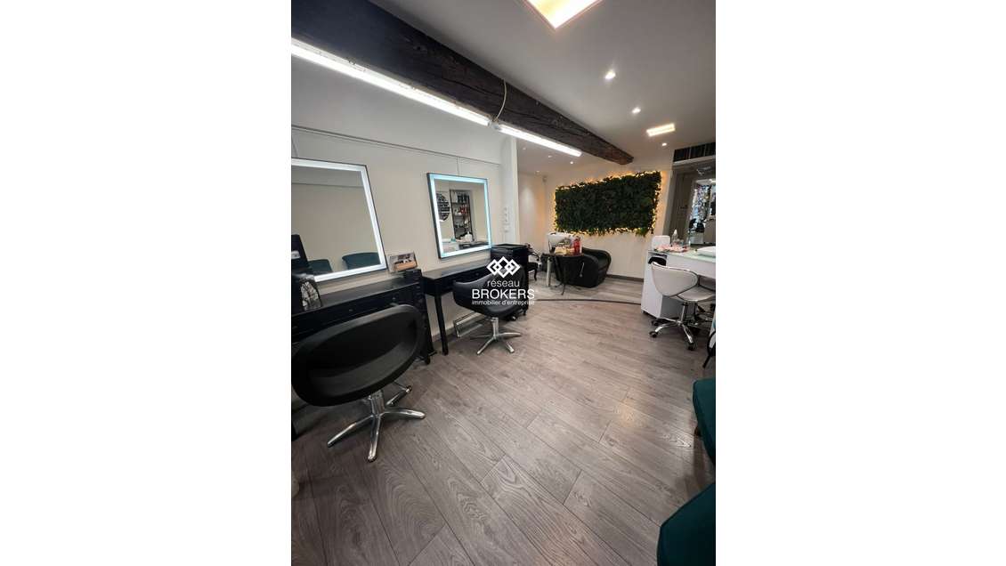 AV institut de beauté coiffure à Nice Carré D’or