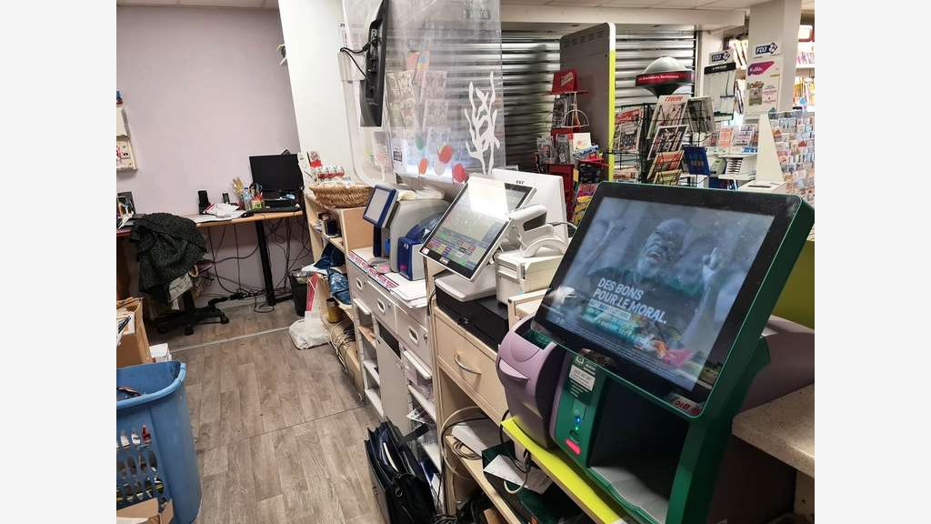 ALES. Belle affaire LOTO-PRESSE dans petit centre