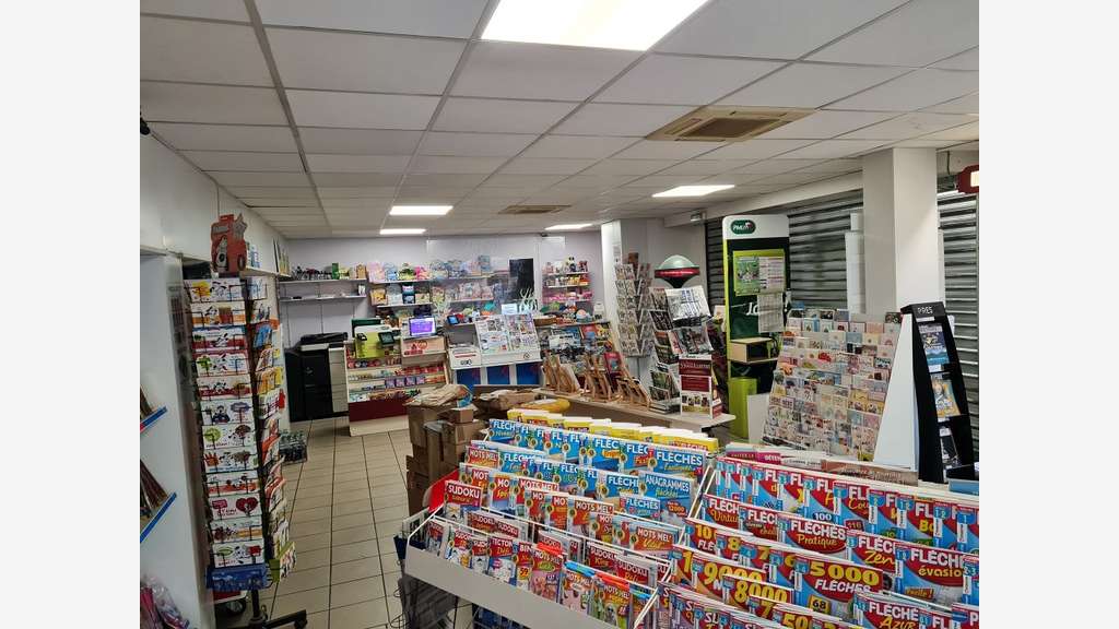 ALES. Belle affaire LOTO-PRESSE dans petit centre