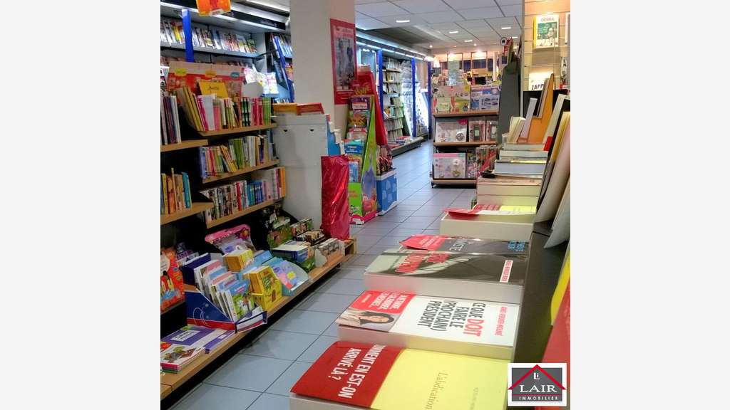 Maison de la presse librairie à vendre à Mamers
