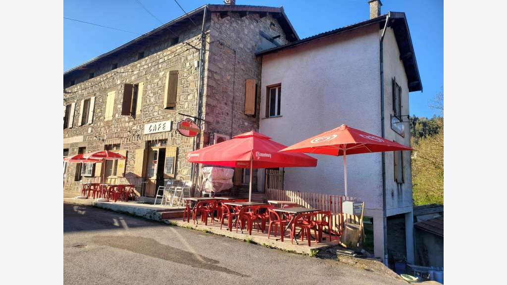 A vendre murs et fonds à Arcens (Ardèche) 