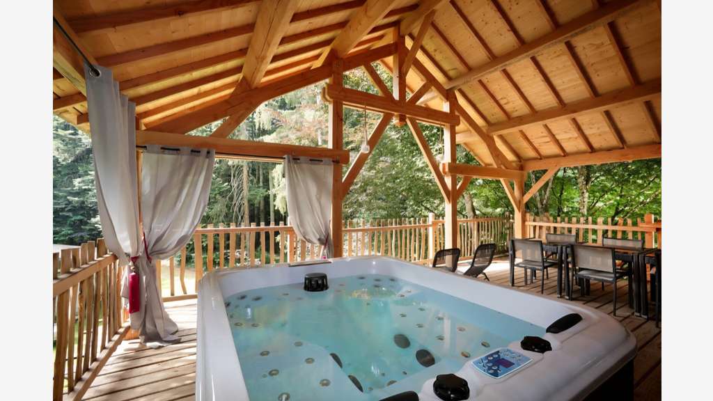 Vente hébergements insolites 7755m² à Larringes