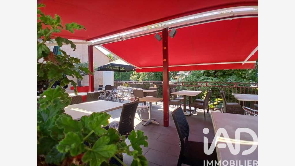 Vente restaurant bar licence IV tabac à Axat