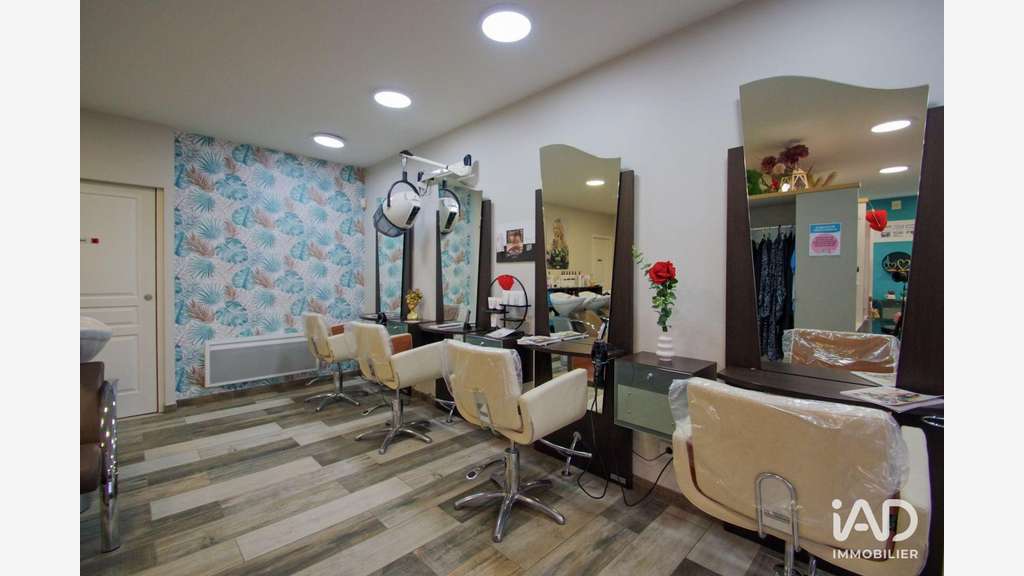 Vente salon de coiffure sur empl n°1 à Bornel
