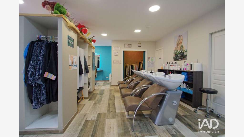 Vente salon de coiffure sur empl n°1 à Bornel