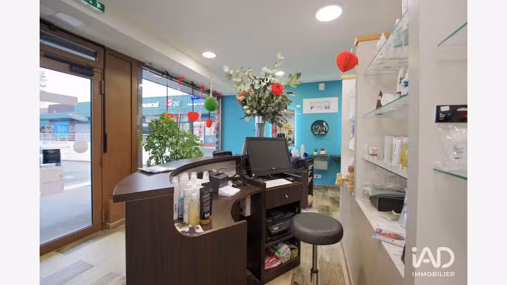 Vente salon de coiffure sur empl n°1 à Bornel