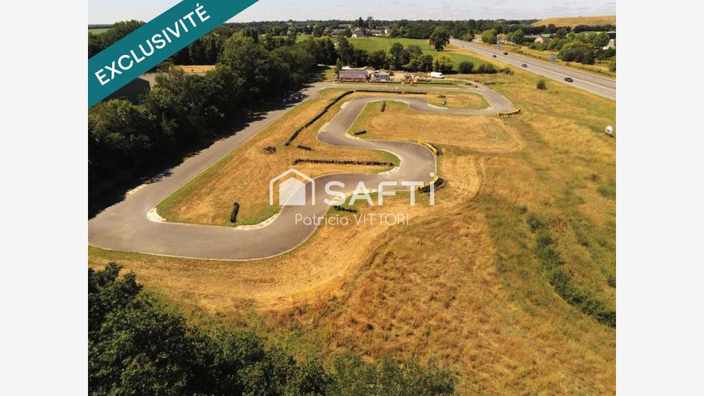 Site de karting de 2,45 ha avec piste de 420 m