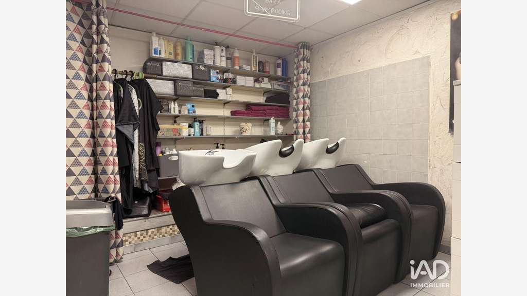 Vente salon de coiffure sur empl n°1 à Contes