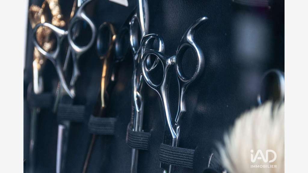Vente salon de coiffure sur empl n°1 à Contes