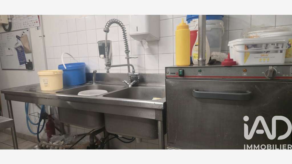 AV bar restaurant avec logement 95m² à Évellys