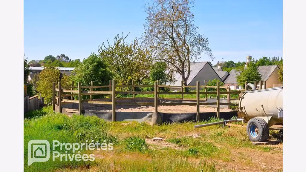 Vente centre équestre 7 hectares hangar en Mayenne