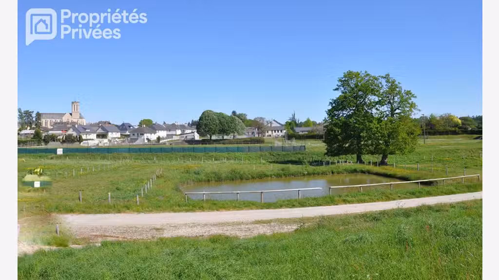 Vente centre équestre 7 hectares hangar en Mayenne