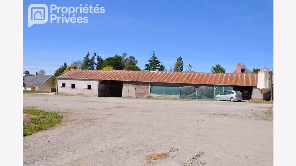 Vente centre équestre 7 hectares hangar en Mayenne