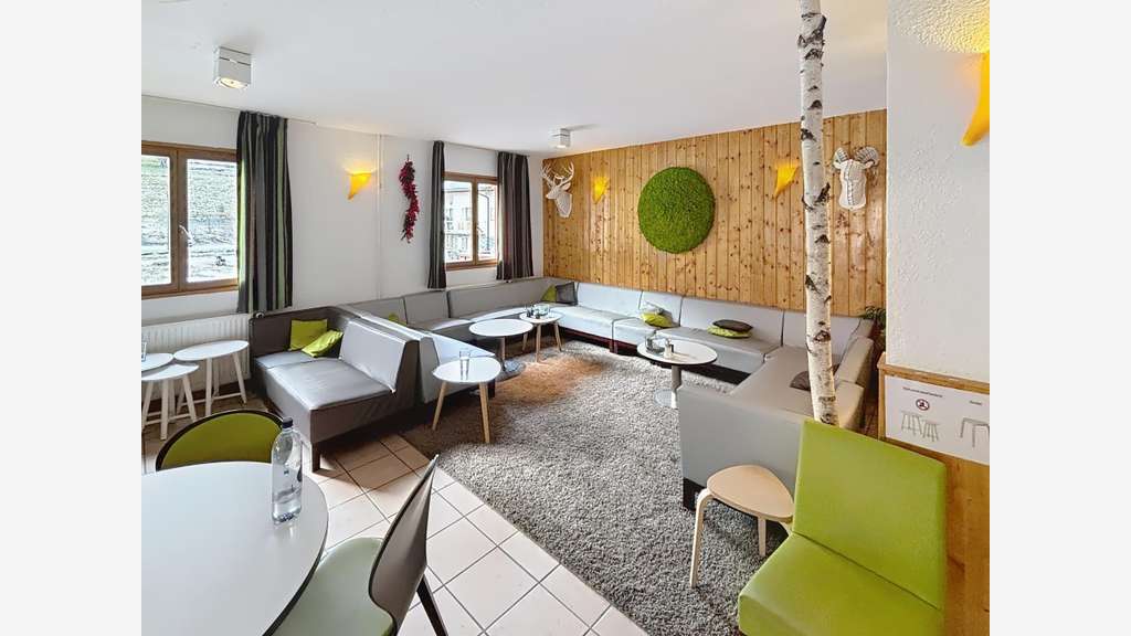 Vente hôtel emp stratégique et fort potentiel 73