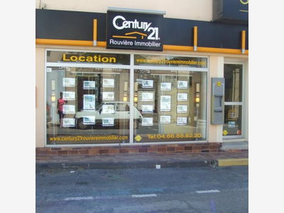 AV boutique prêt-à-porter en galerie à Lunel