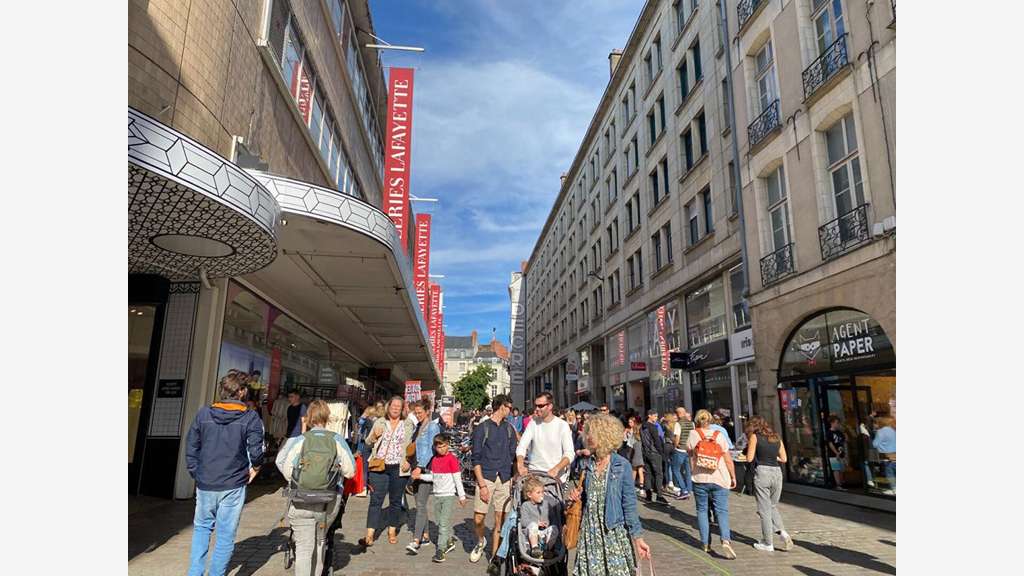 Vente FDC concept store à Nantes Décré