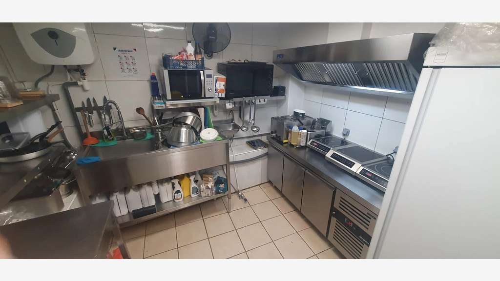 Vente snack refait à neuf à Nice gare Thiers
