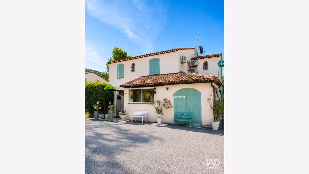 Vente domaine hôtelier à Tourrettes