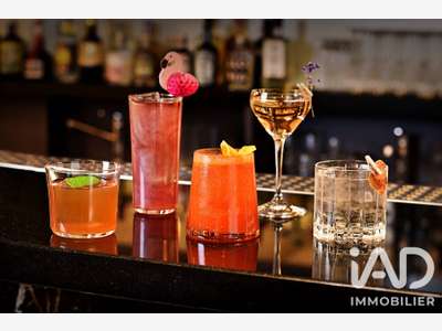 AV bar licence IV 49m² emplacement de choix Tours