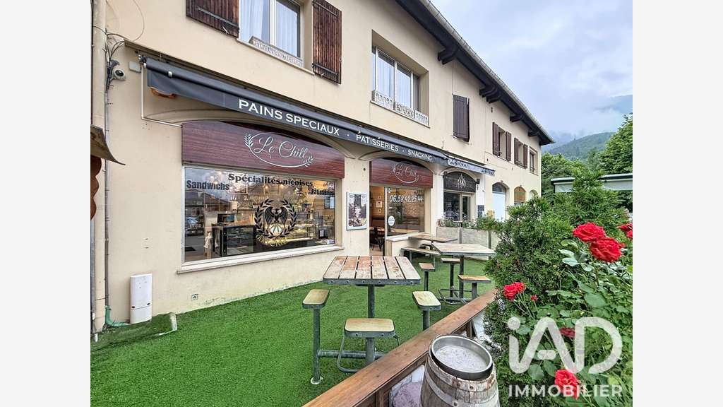 Vente local et fdc snack de 90m² à Valdeblore