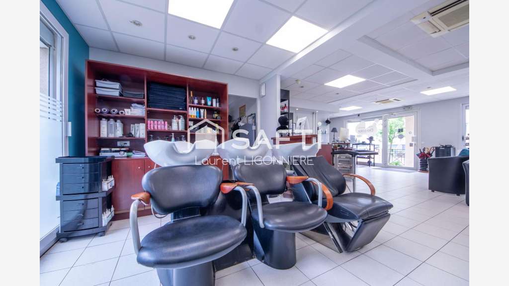 Vente salon de coiffure à Villecresnes centre