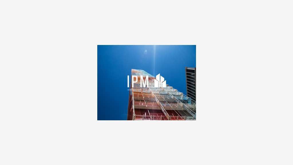 A vendre local d'activité de 766m² Venelles 13770
