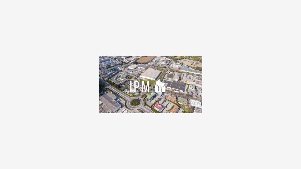 A vendre locaux mixte activité 1200m² à Aubagne ZI
