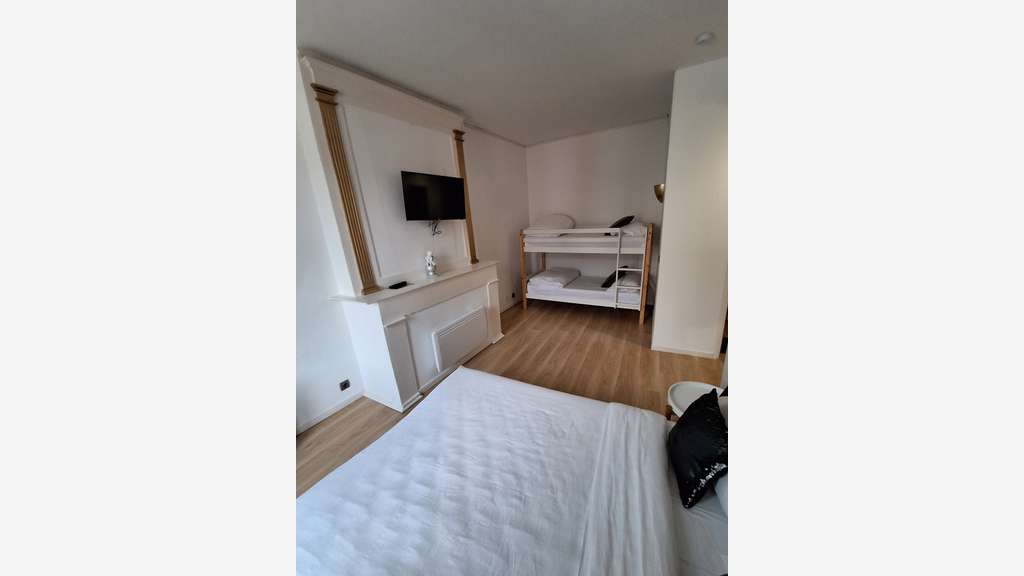 Vente lot de 3 affaires emplacement n°1 Pontorson