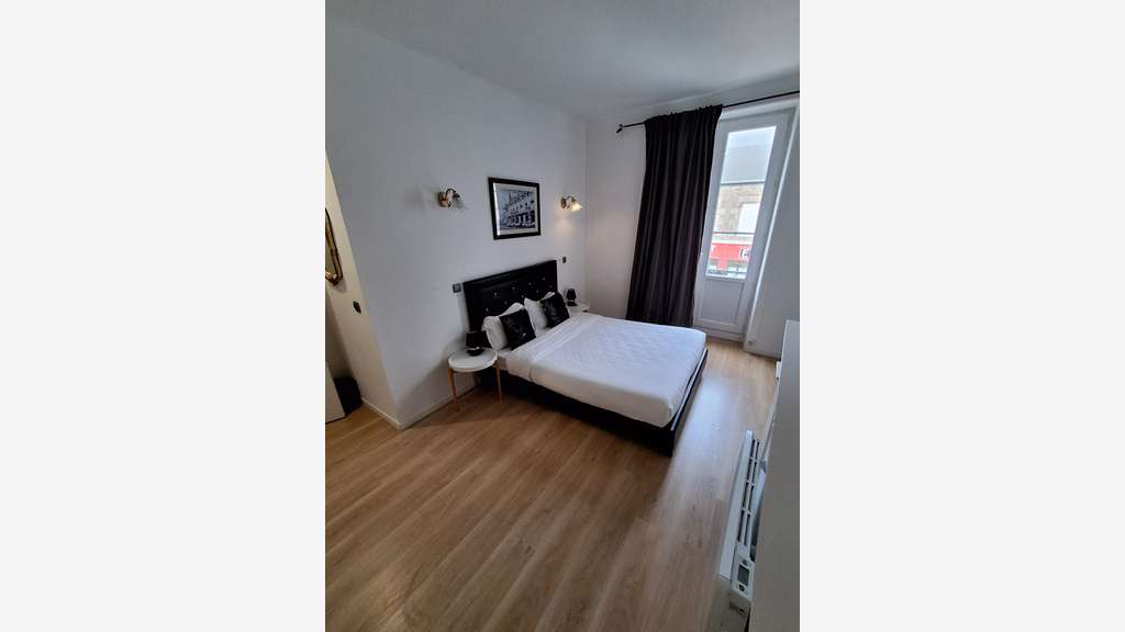 Vente lot de 3 affaires emplacement n°1 Pontorson