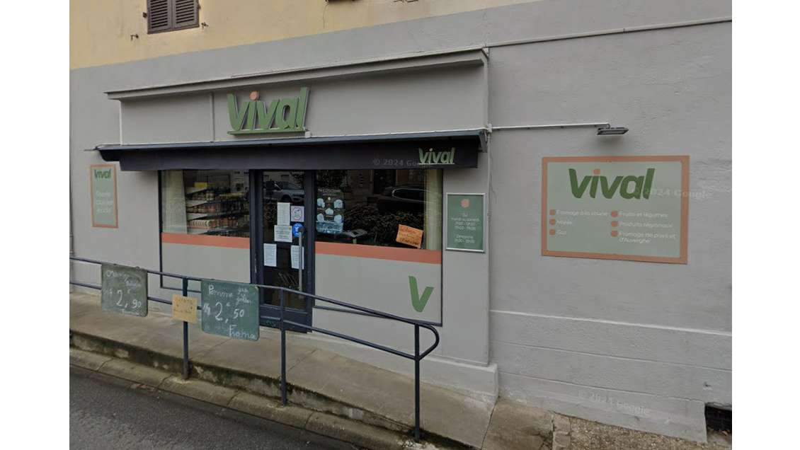 Grande épicerie VIVAL à reprendre vers Gannat