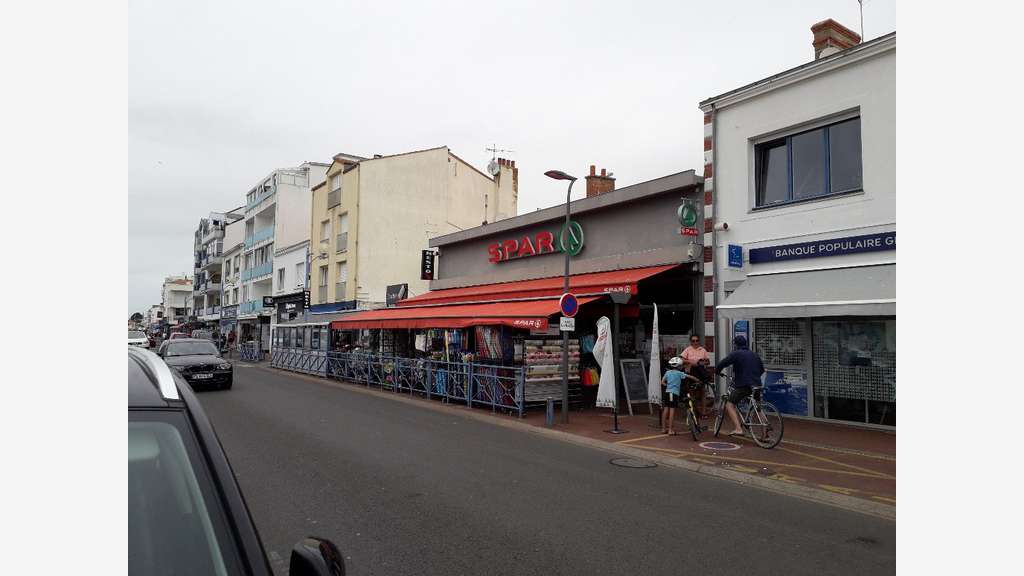 Reprise commerce alimentaire SPAR à ST GILLES