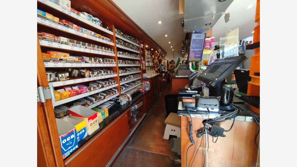 A vendre grande brasserie tabac PMU FDJ à Antibes