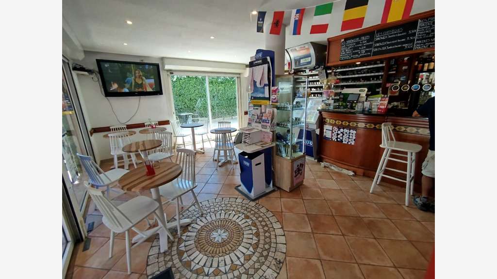 A vendre grande brasserie tabac PMU FDJ à Antibes