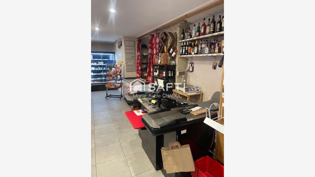 Vente épicerie axe routier principal de Lablachère