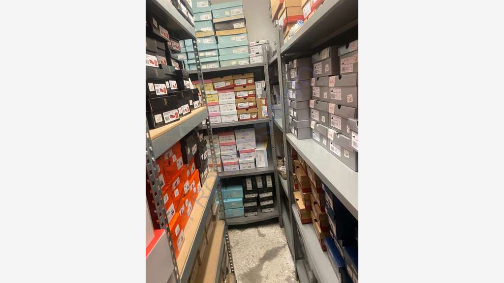A vendre boutique chaussures station balnéaire 34