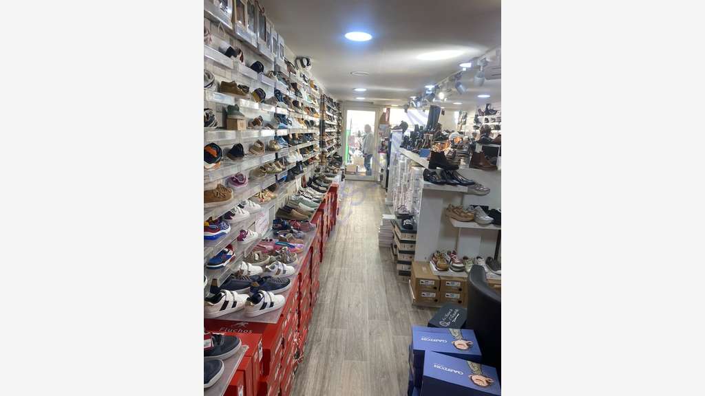 A vendre boutique chaussures station balnéaire 34