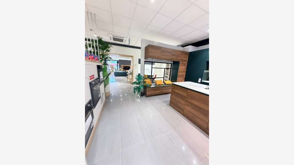 Reprise magasin Cuisine Plus et H&H Val d'Europe