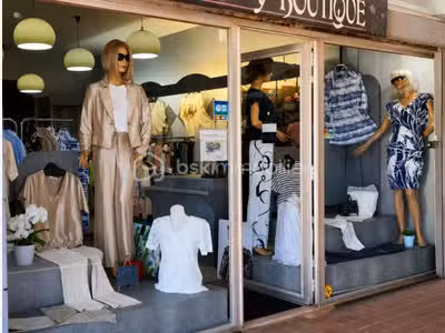 AV boutique prêt-à-porter Chassieu bel emplacement